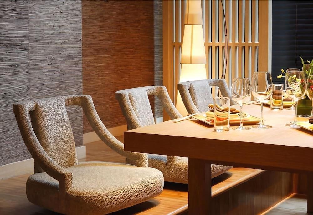 Wyndham Grand Plaza Royale Oriental Shanghai Exterior photo