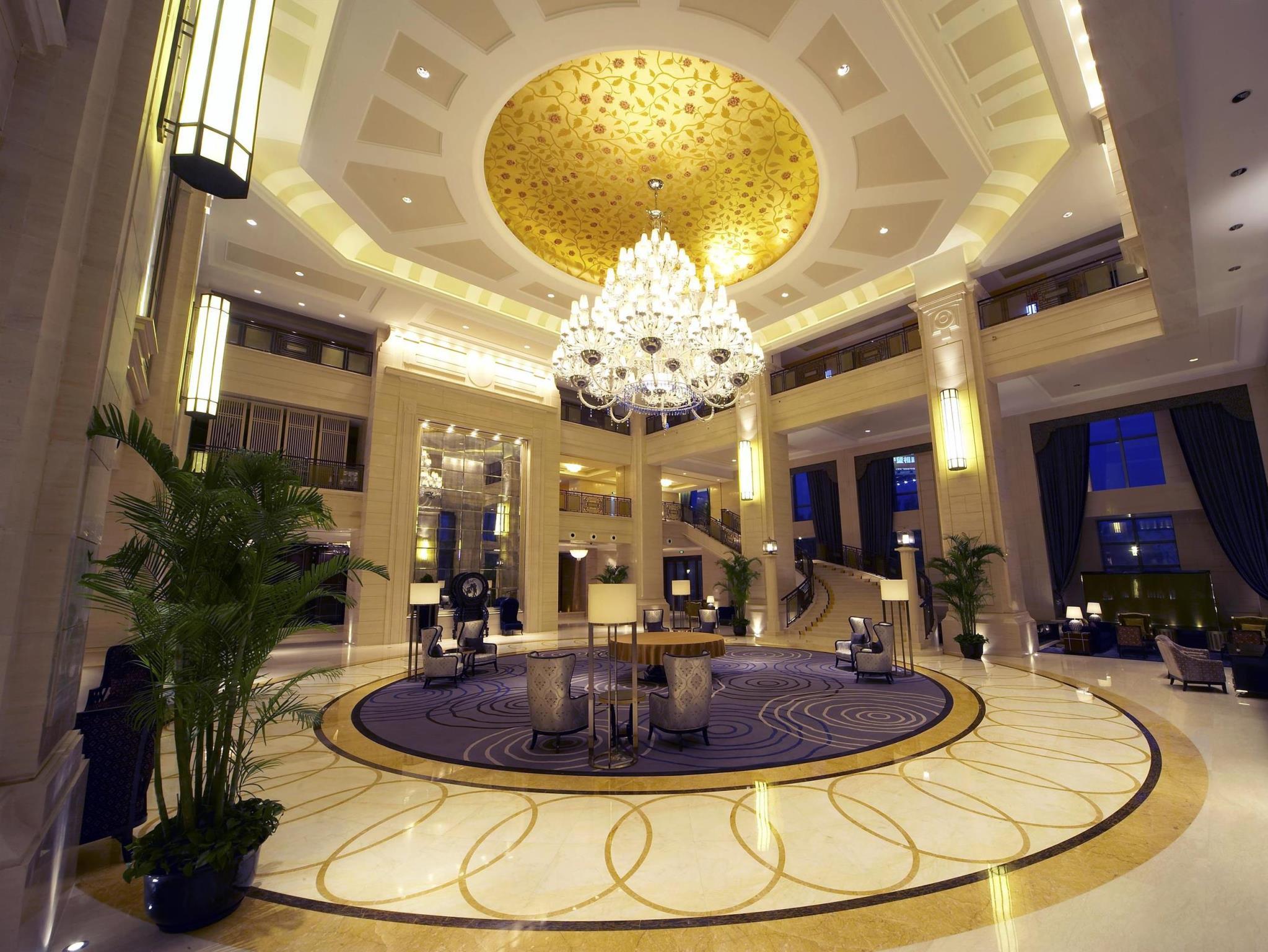 Wyndham Grand Plaza Royale Oriental Shanghai Exterior photo