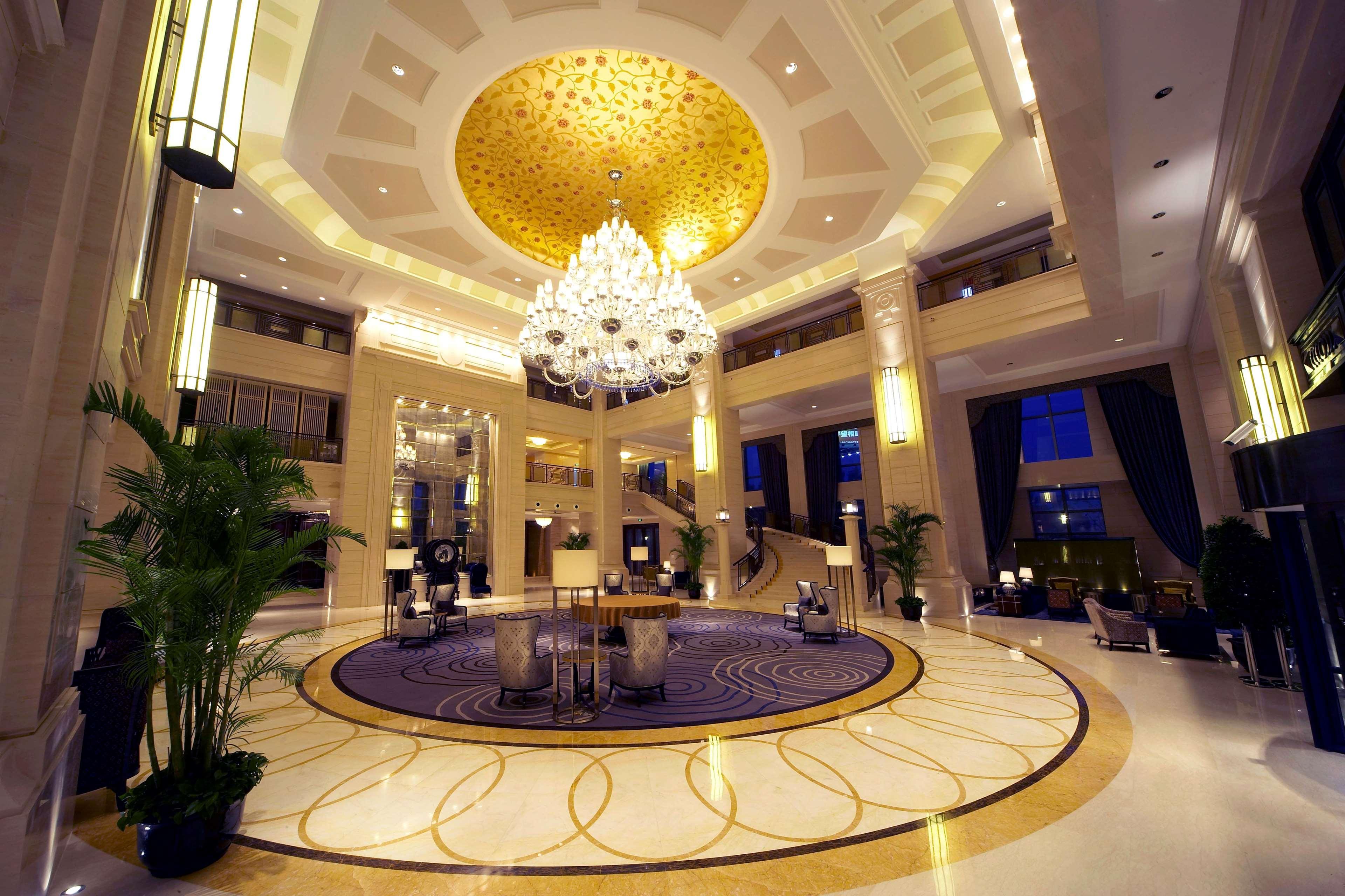Wyndham Grand Plaza Royale Oriental Shanghai Exterior photo