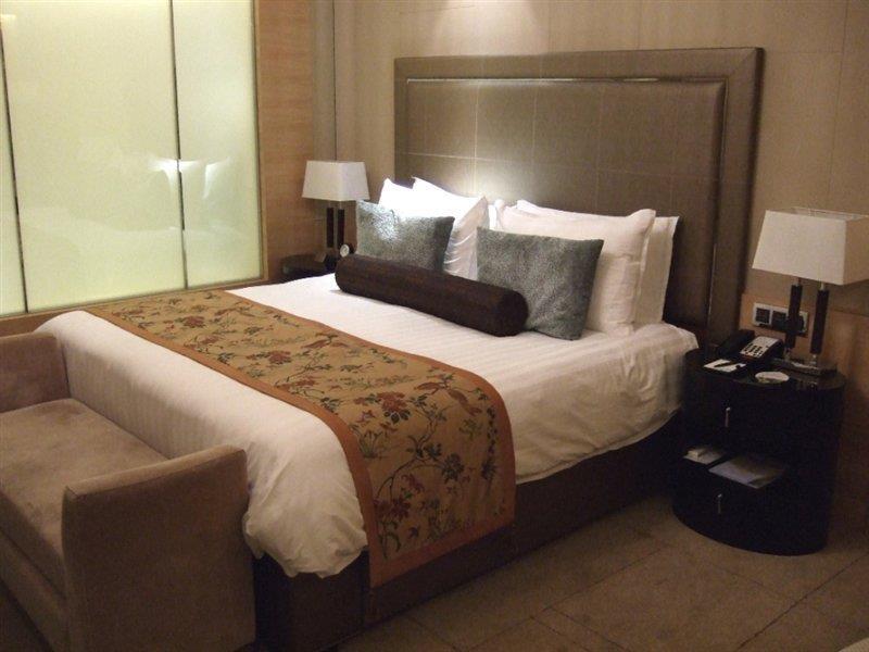 Wyndham Grand Plaza Royale Oriental Shanghai Exterior photo