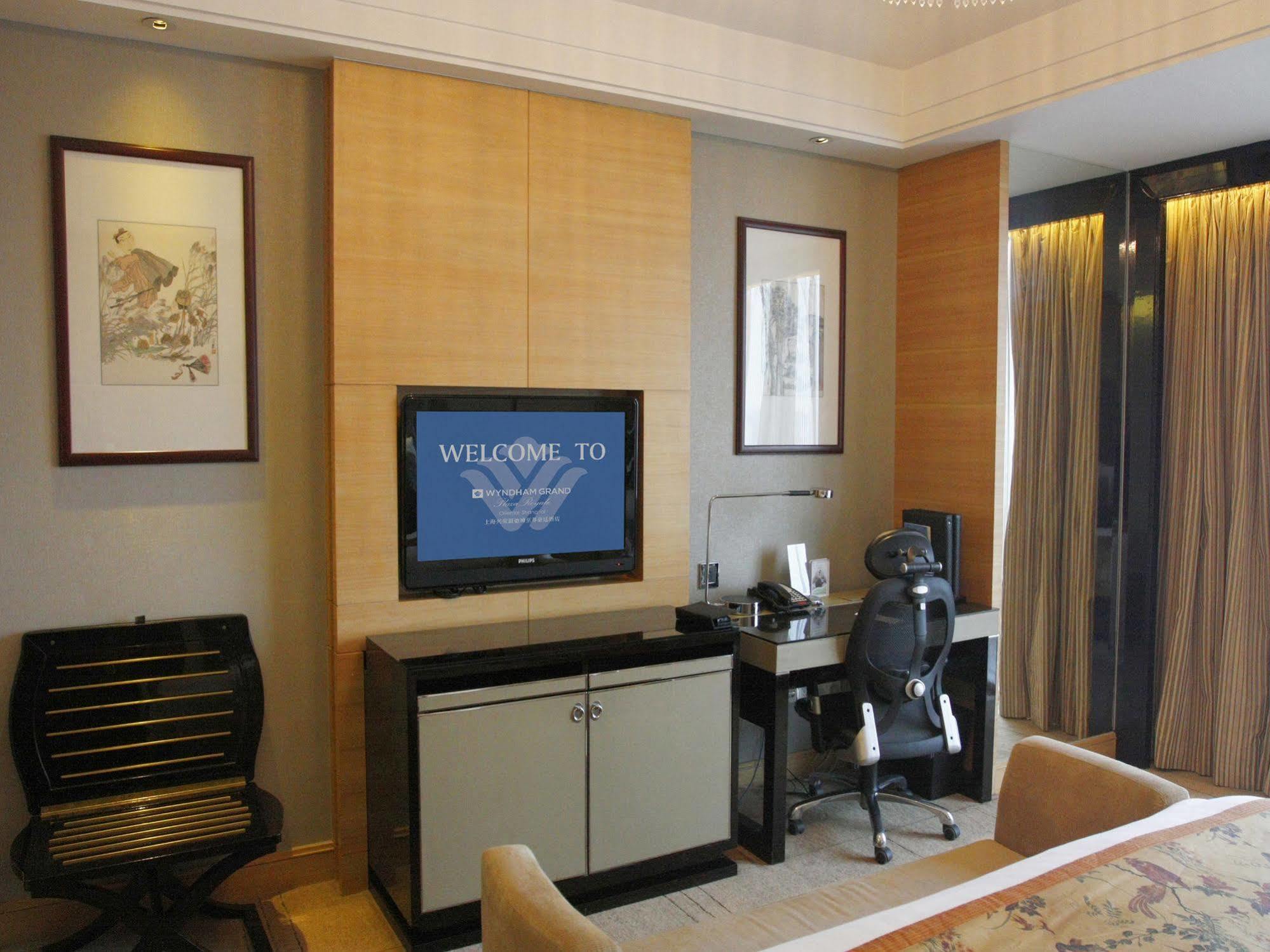 Wyndham Grand Plaza Royale Oriental Shanghai Exterior photo