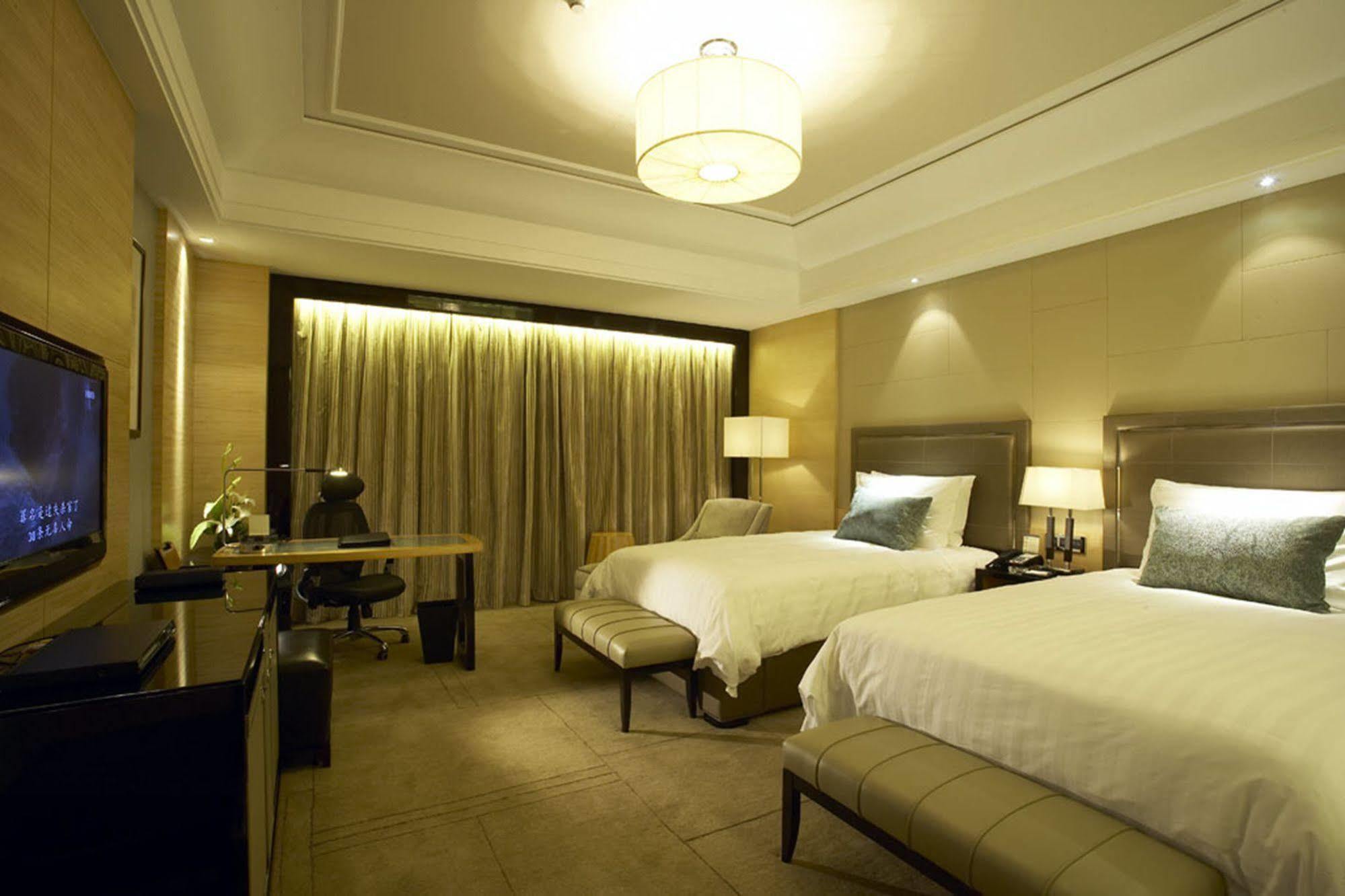 Wyndham Grand Plaza Royale Oriental Shanghai Exterior photo